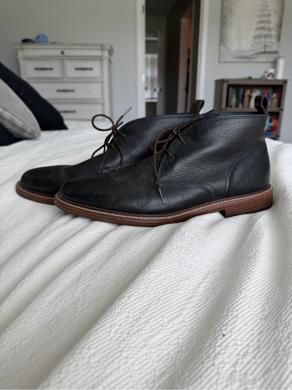 Cole Haan Men's Black Leather Chukka Boots - Classic Lace-Up
